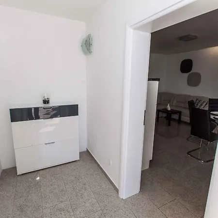 Apartman 20 *