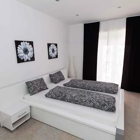 Apartment 20 *