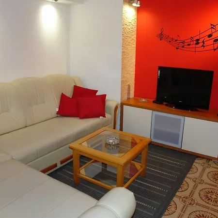 20 Apartment *